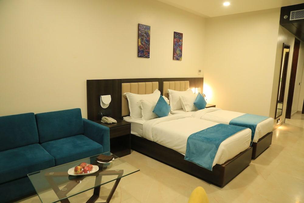 Hotel Bravia Pancheel - By Satguru