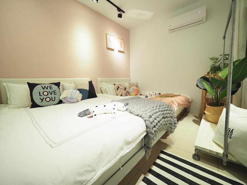 luxury Linguang MRT station