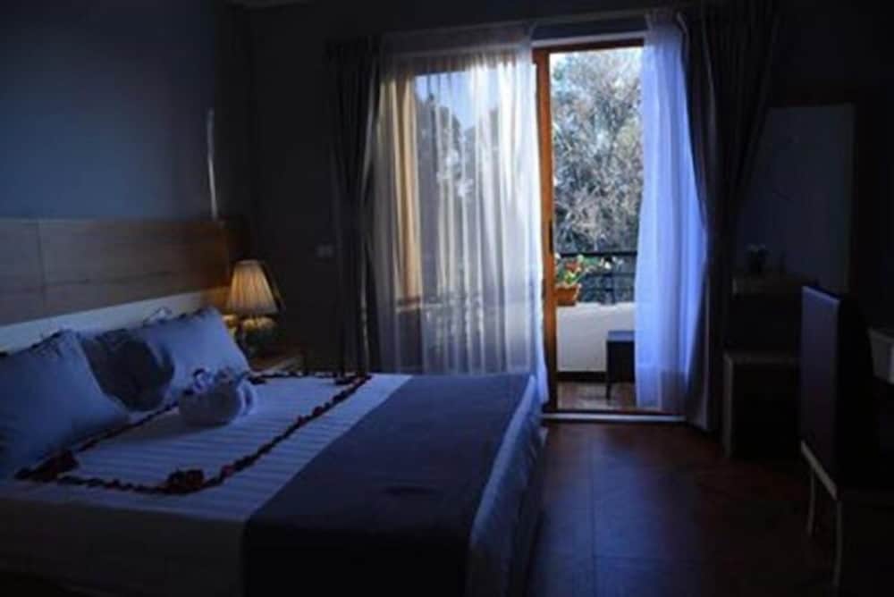 Inn of the Four Sisters