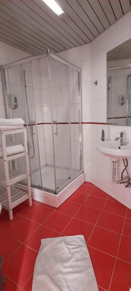 Aloha Apartments with pool