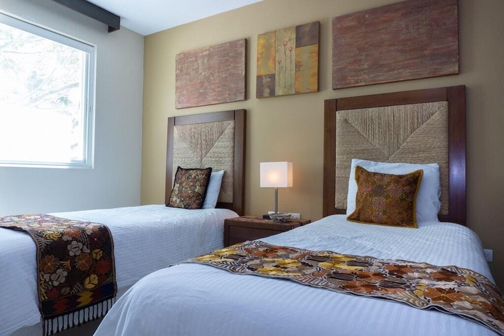 Casa Soleada 2 Bedroom Condo by RedAwning