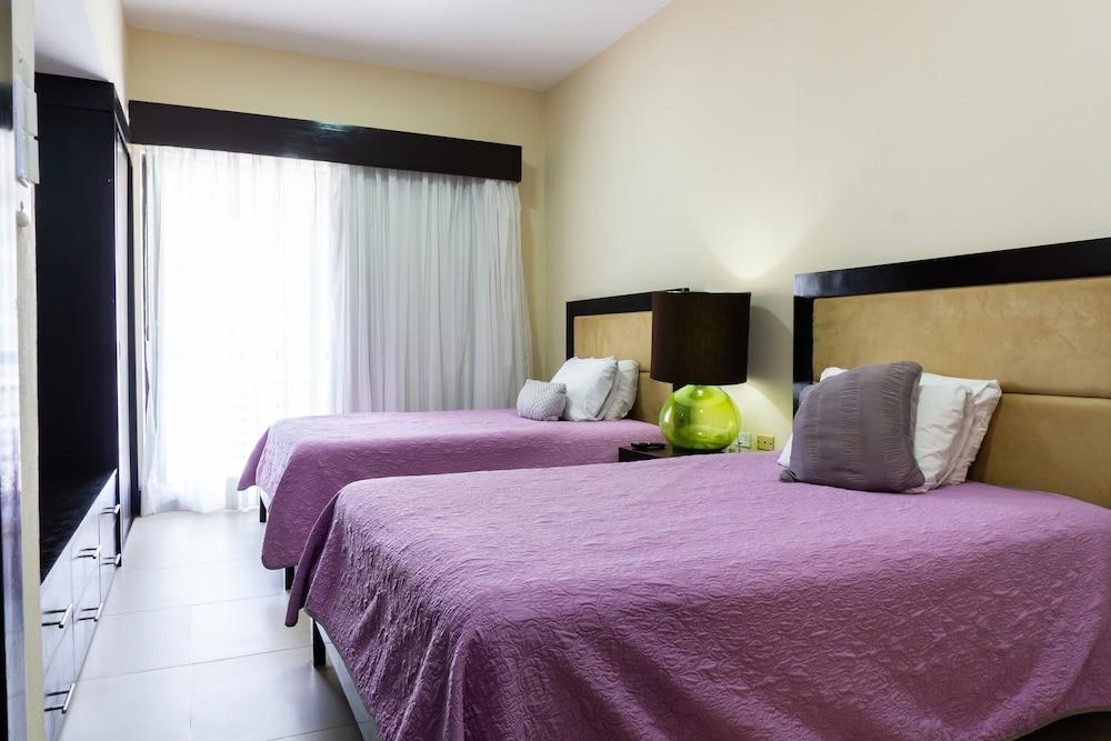 Aldea Thai 305 2 Bedroom Condo by RedAwning