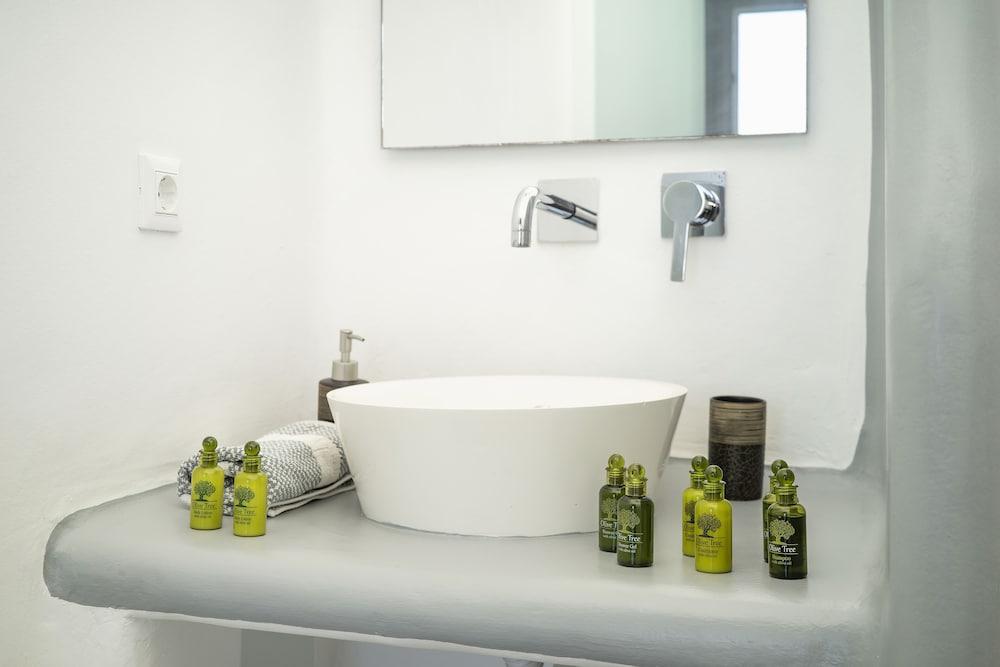 Oniropetra Apartaments