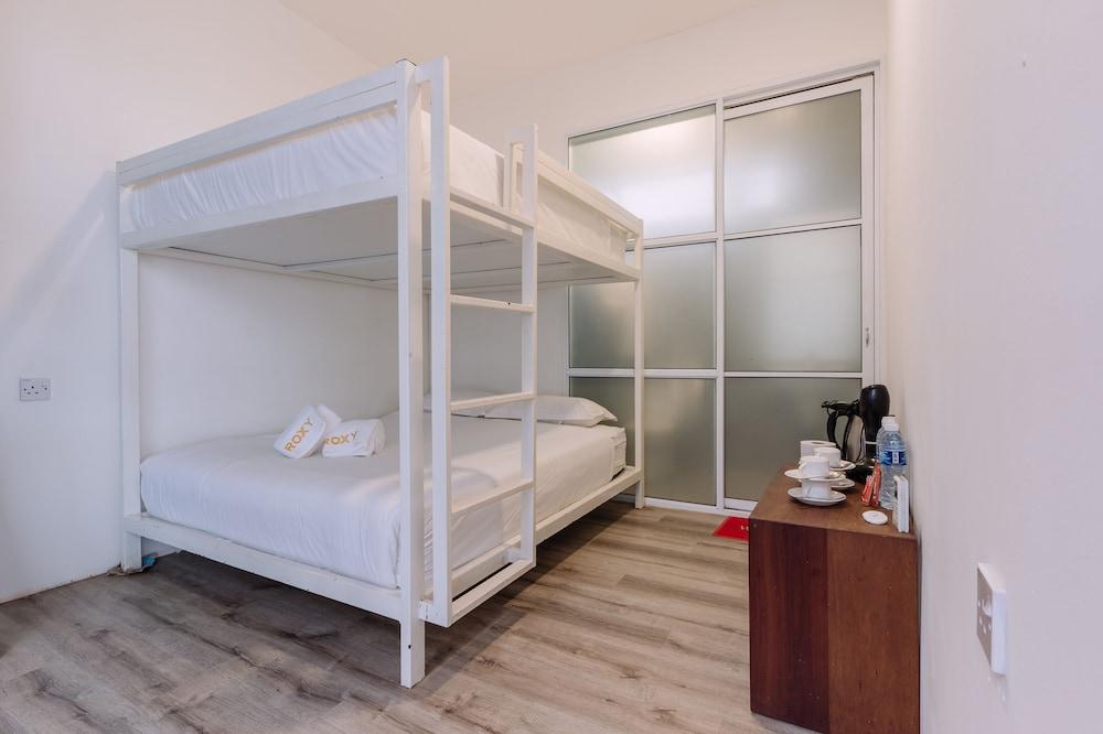 Roxy Sematan Villa & Townhouse