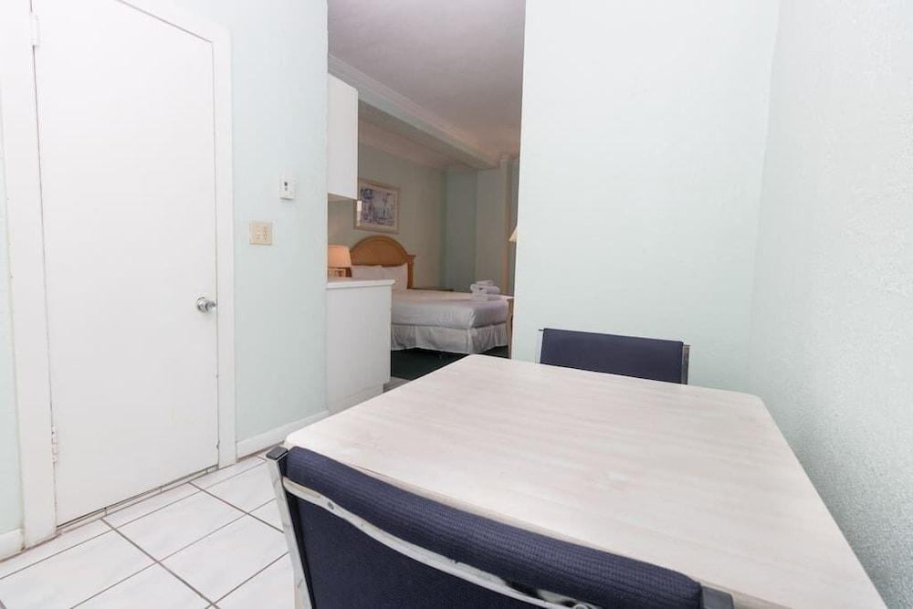 603 Studio Hollywood Beach