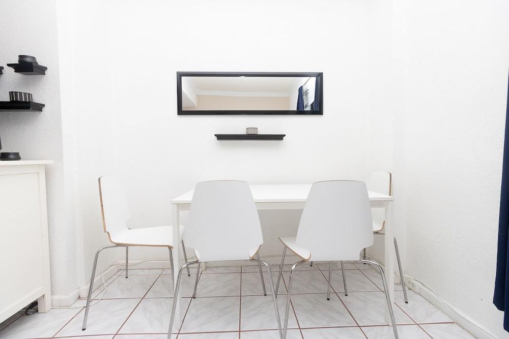 753 Studio With City View Hollywood