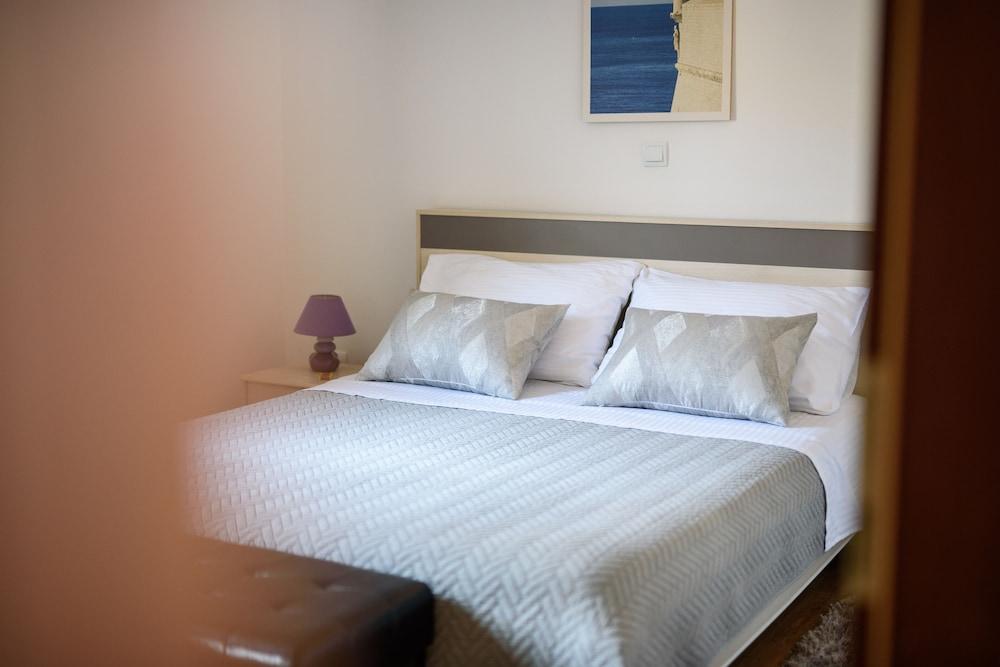 California Apartments II