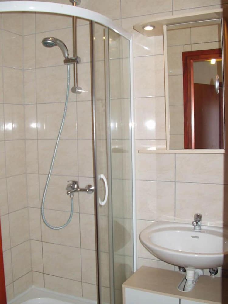 Rooms Garden - Hostel