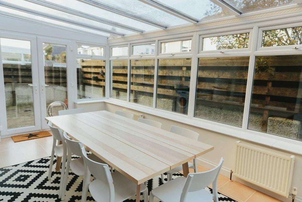 Family Home in Newquay, Parking, 3 min Walk Beach