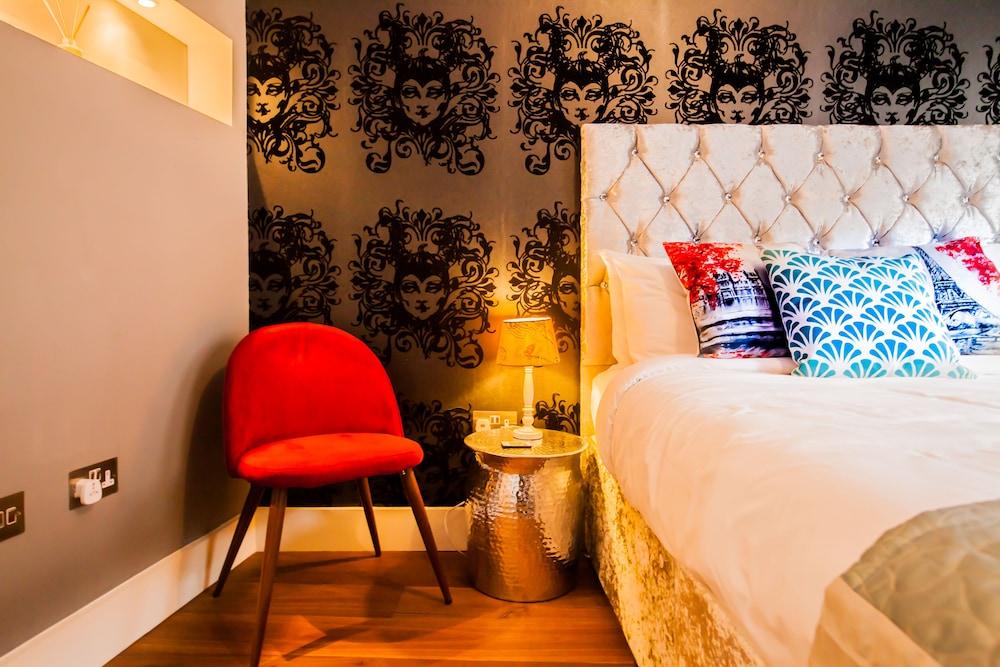 Modern Central Richmond Luxury Residence