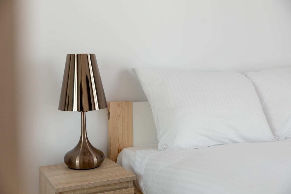 Wola Chic Brown Studio