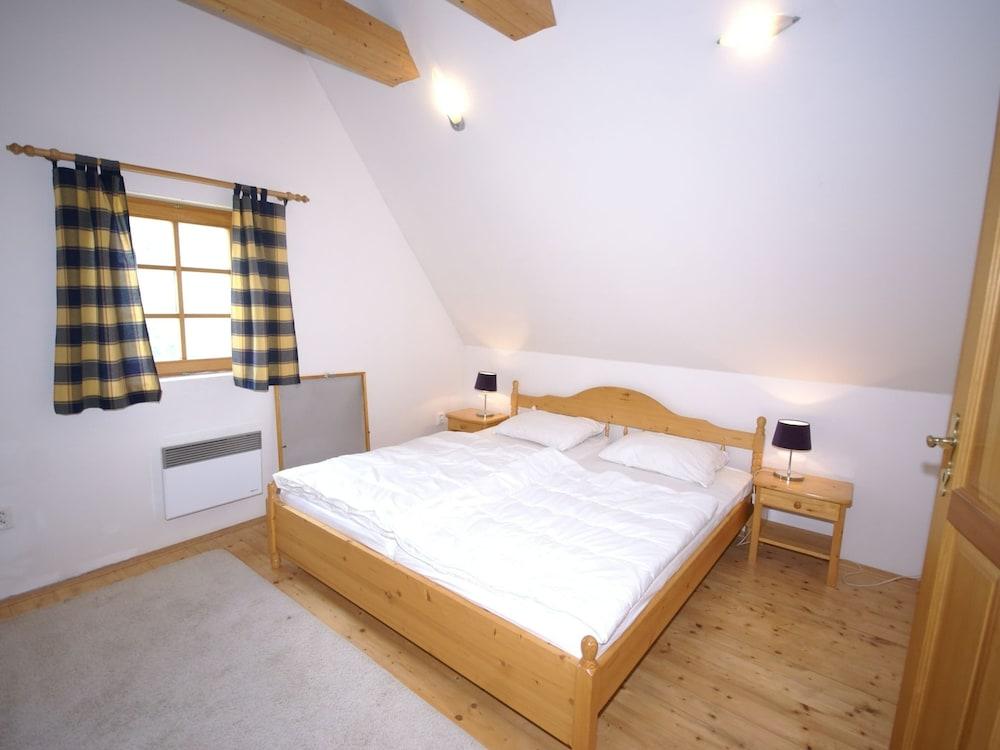 Private Pool Villa in Stupna