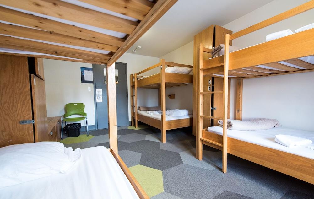 HI Calgary City Centre - Hostel