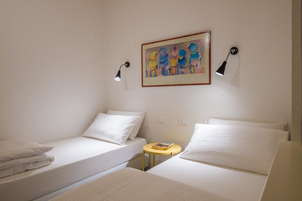 La Gazza Ladra Apartments