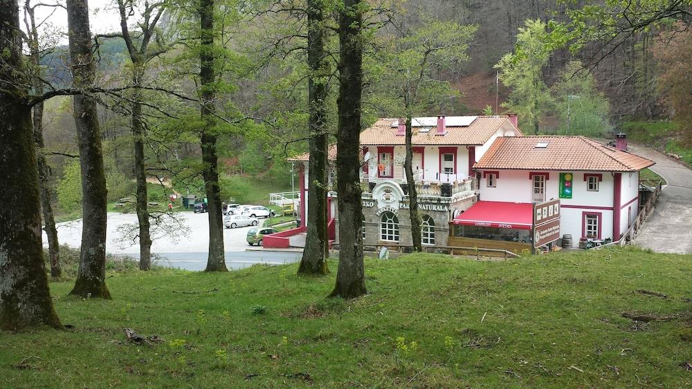 Lizarrusti Parketxea - Hostel