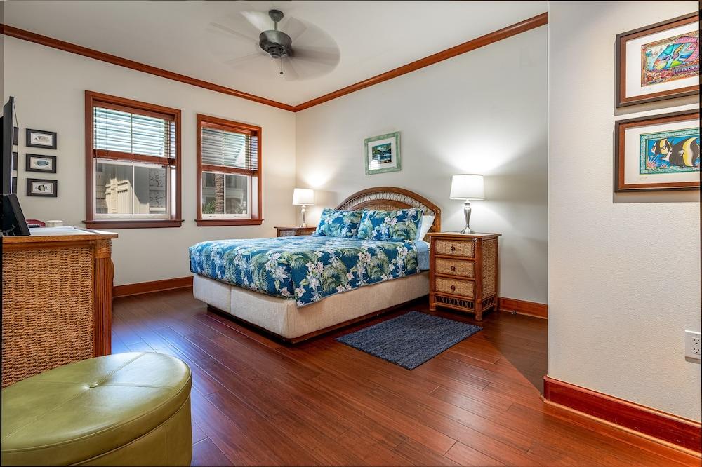 Kolea Circle #16e 2 Bedroom Condo by RedAwning