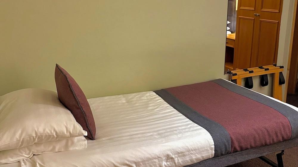 St David's Cross Hotel