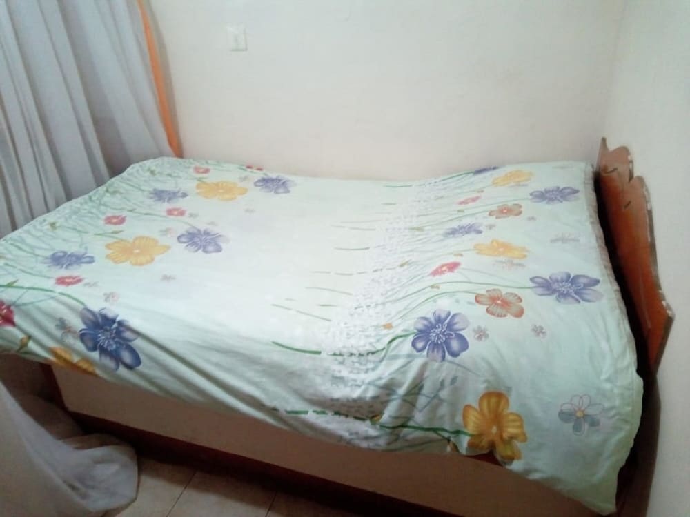 Silverstone Park Bar & Guest House