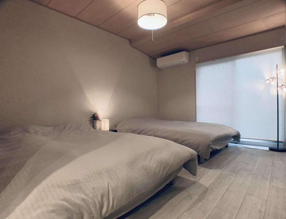 Hanazonominami Apartment 102