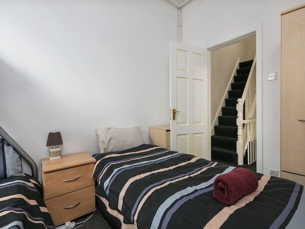 6 Bedroom Chorlton Townhouse