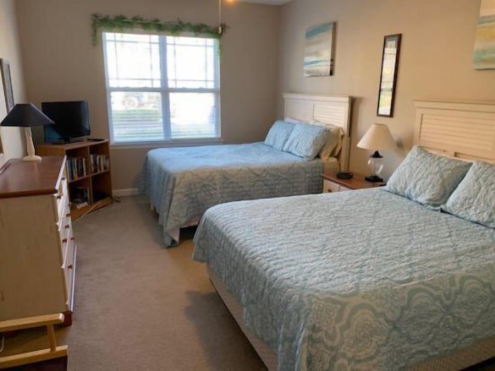 221-06 Woodlands Way