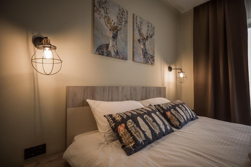 Sky Cabin Apartments