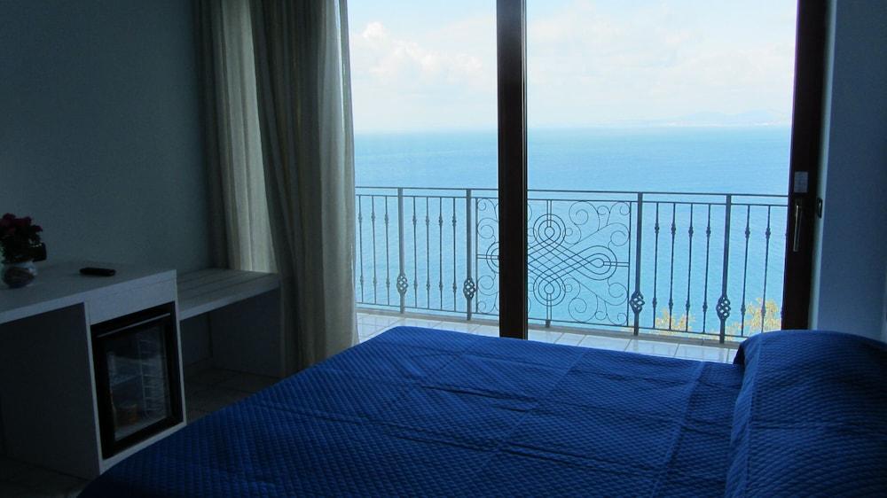 L'Incanto Restaurant & Suites