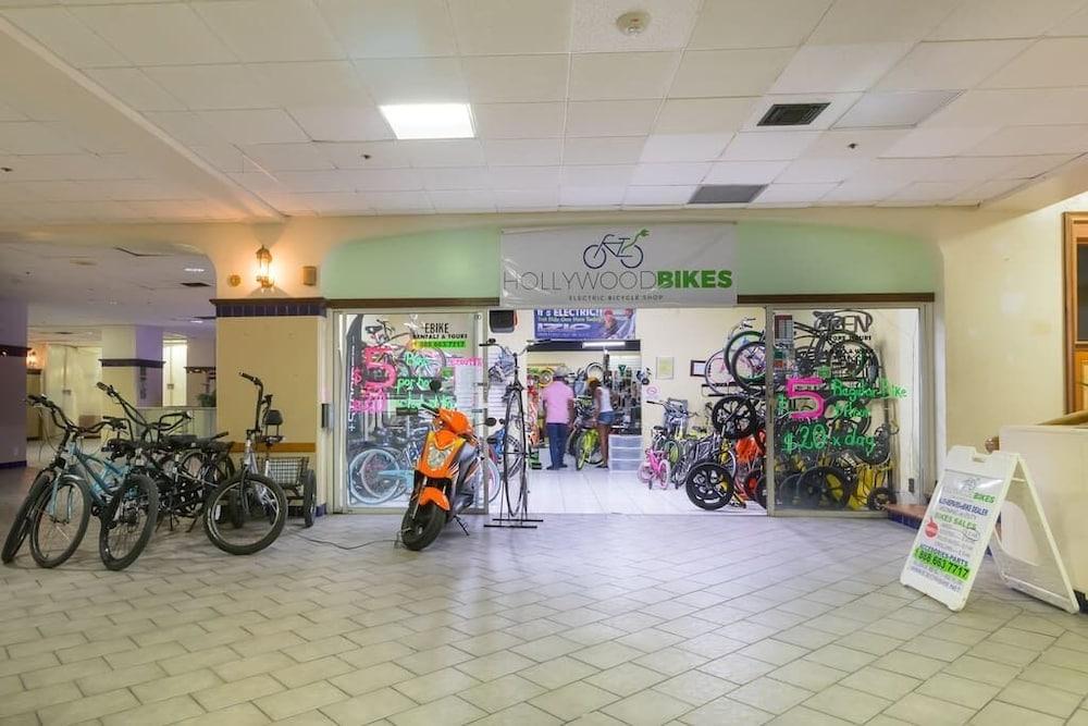 778 Studio Apartment Hollywood