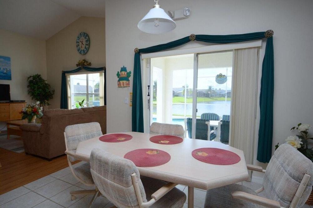 1029 3 Bedroom Pool Home, Eagle Pointe Kissimmee