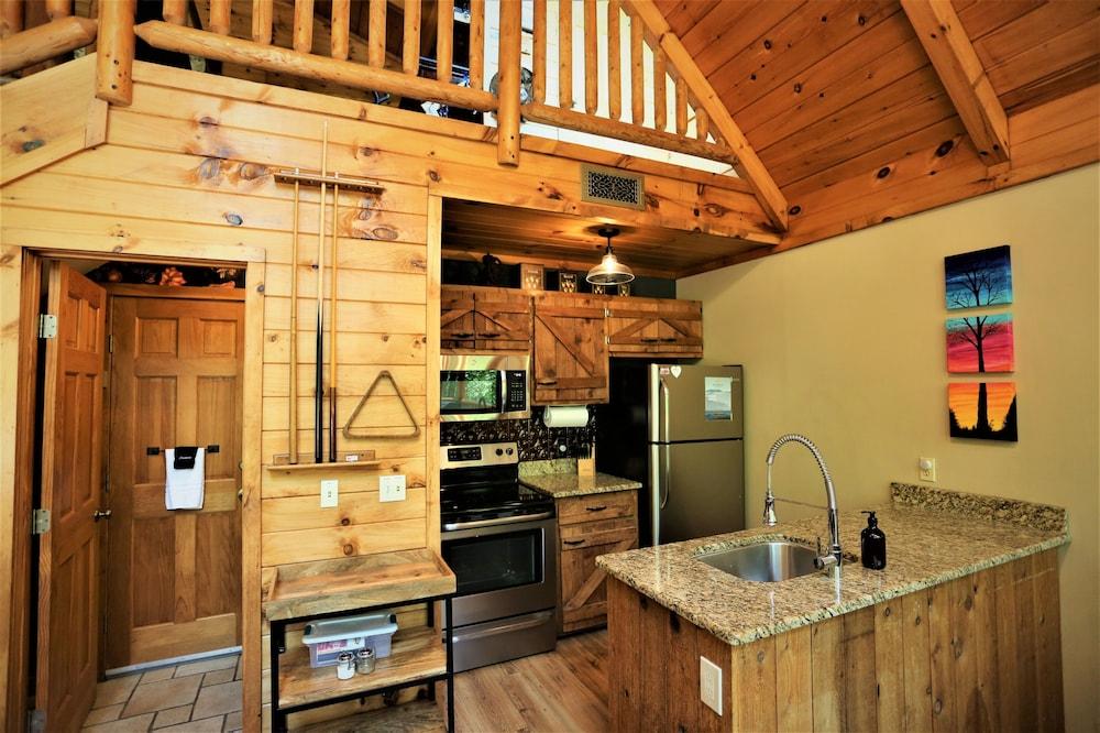 Always & Forever 1 Bedroom Cabin by RedAwning