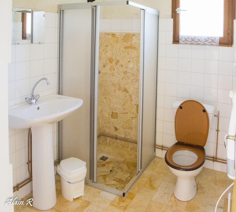 Paradise Chalets and Camping