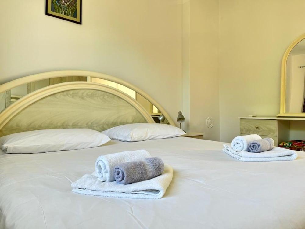 Lemon Tree Apartments