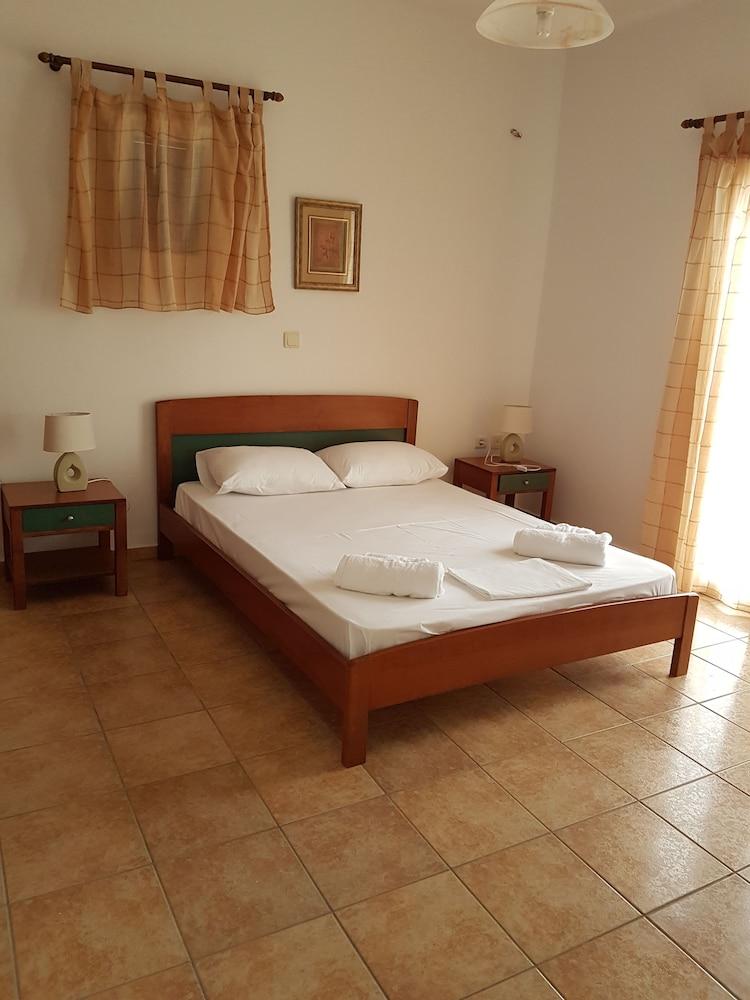 Villa Maniati Studios