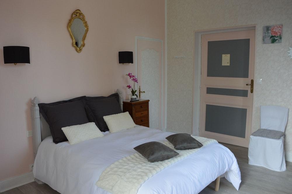 Le Logis Des Bessons