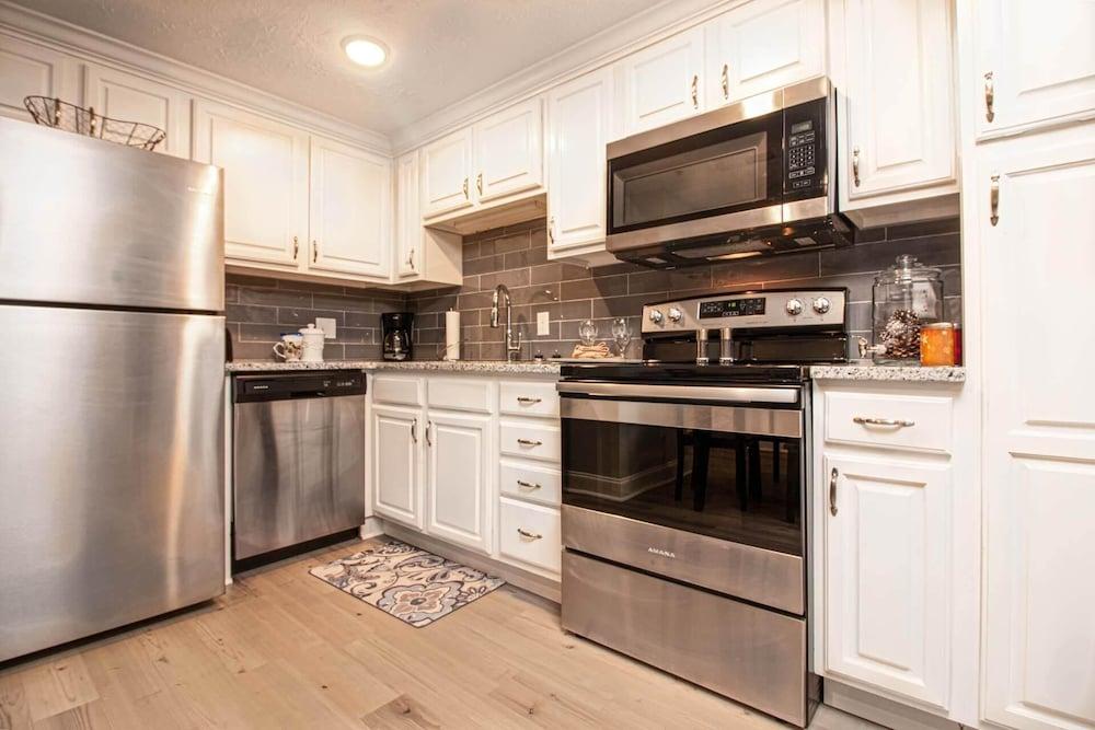 1504 Golf View Towers Above It All