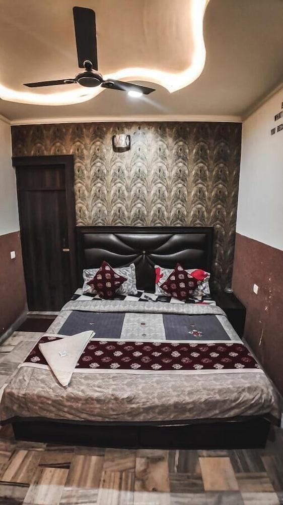 Lucky Restaurant And Guest House