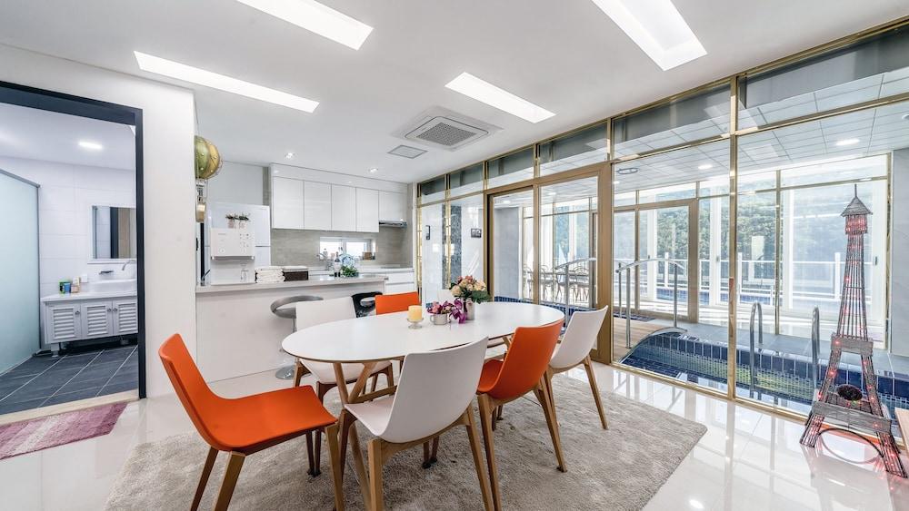 Miramonti Pool Villa Pension