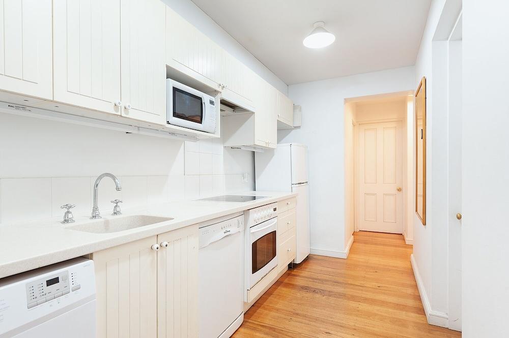 Charming Centrally Located 2 Bedroom Accommodation