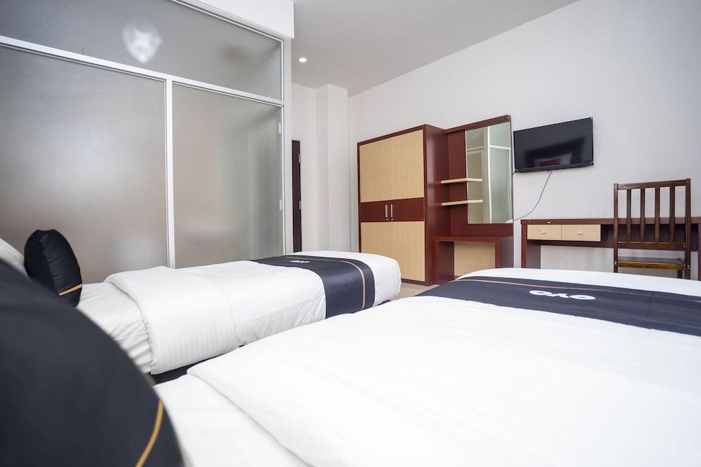 OYO 2695 D'es Guest House