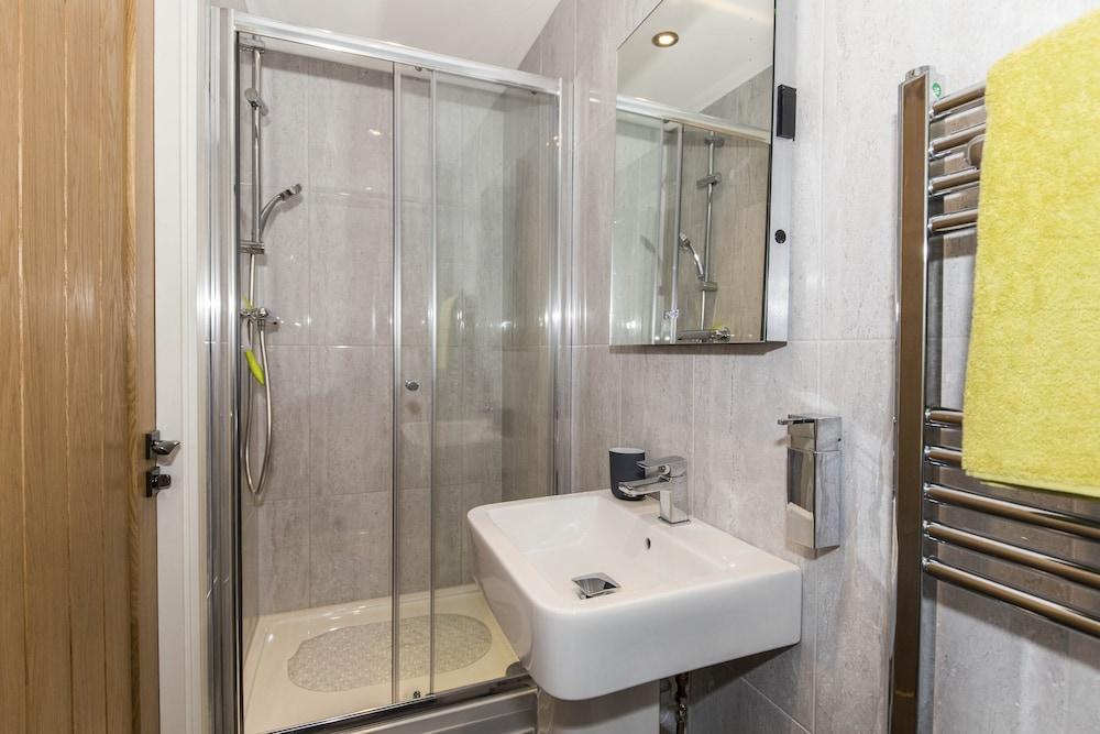 Pullman House Serviced Apartments