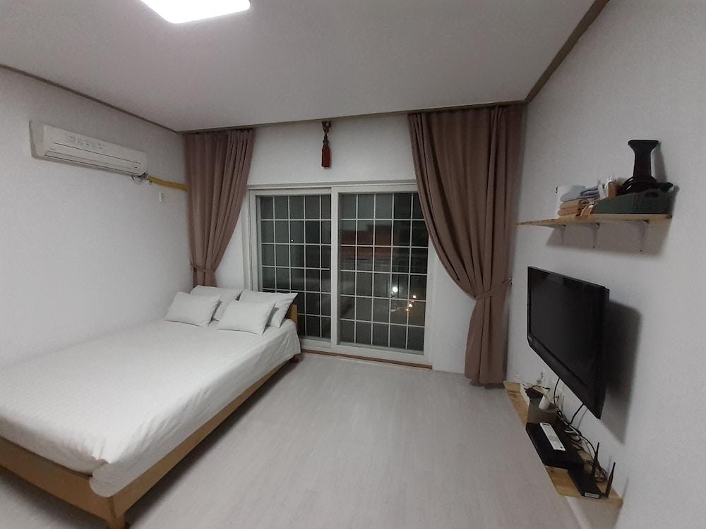 Jebudo Yeonliji Pension