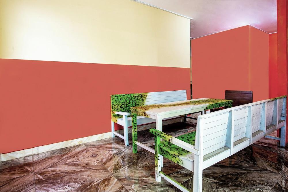 SPOT ON 2815 Hotel Damai