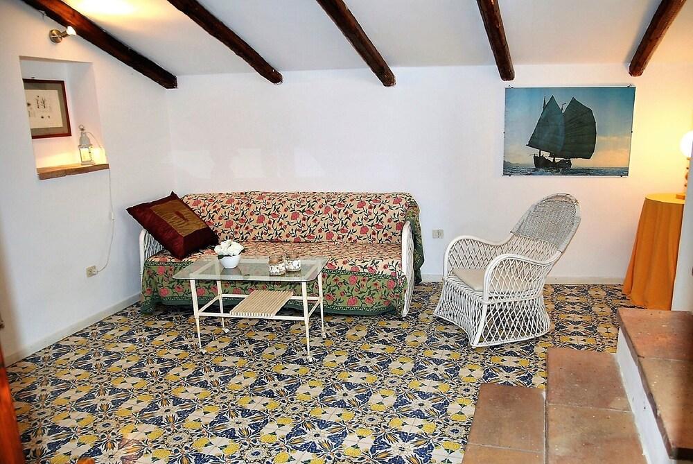 Belvedere Home With sea View on the Gulf of Gaeta