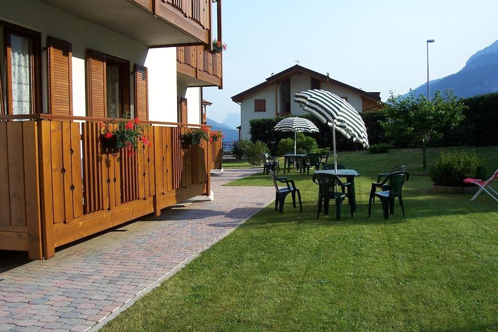 Molvenolago Apartments