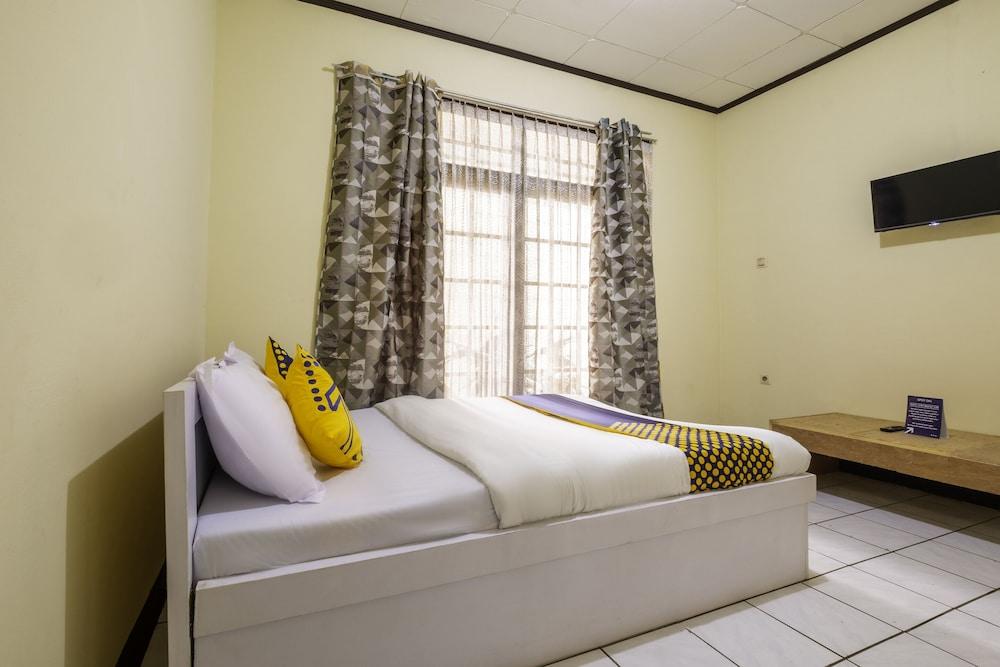 Super OYO 2672 Bee M Syariah