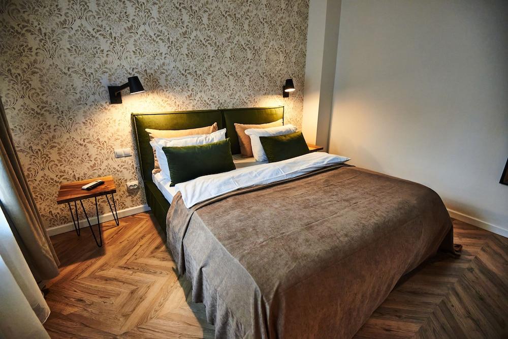 Metropole Apartments Royal Residence