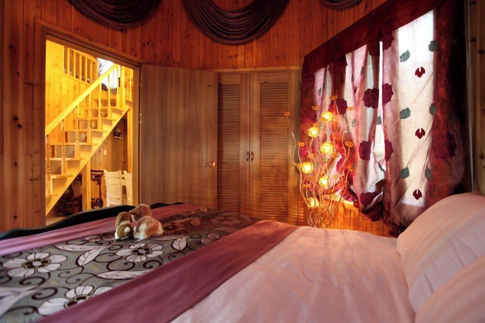 White Village Pension