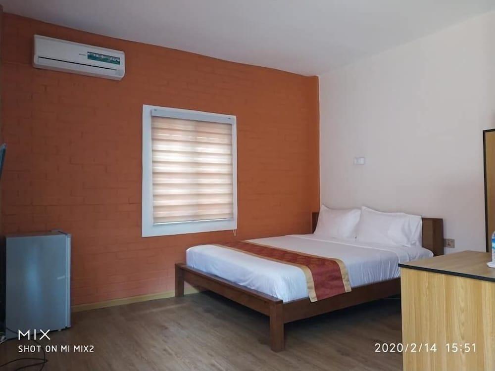 Sunrise Square Motel