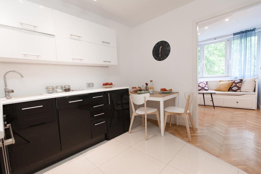 Warsaw Concierge Square Grzybowski