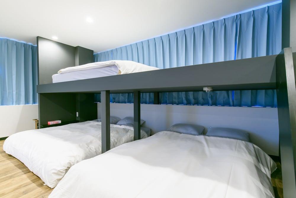 Black Gate Nippombashi